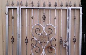 Big Heart Iron Entree Gate