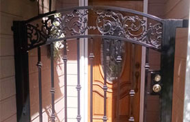 Single Iron Gate
